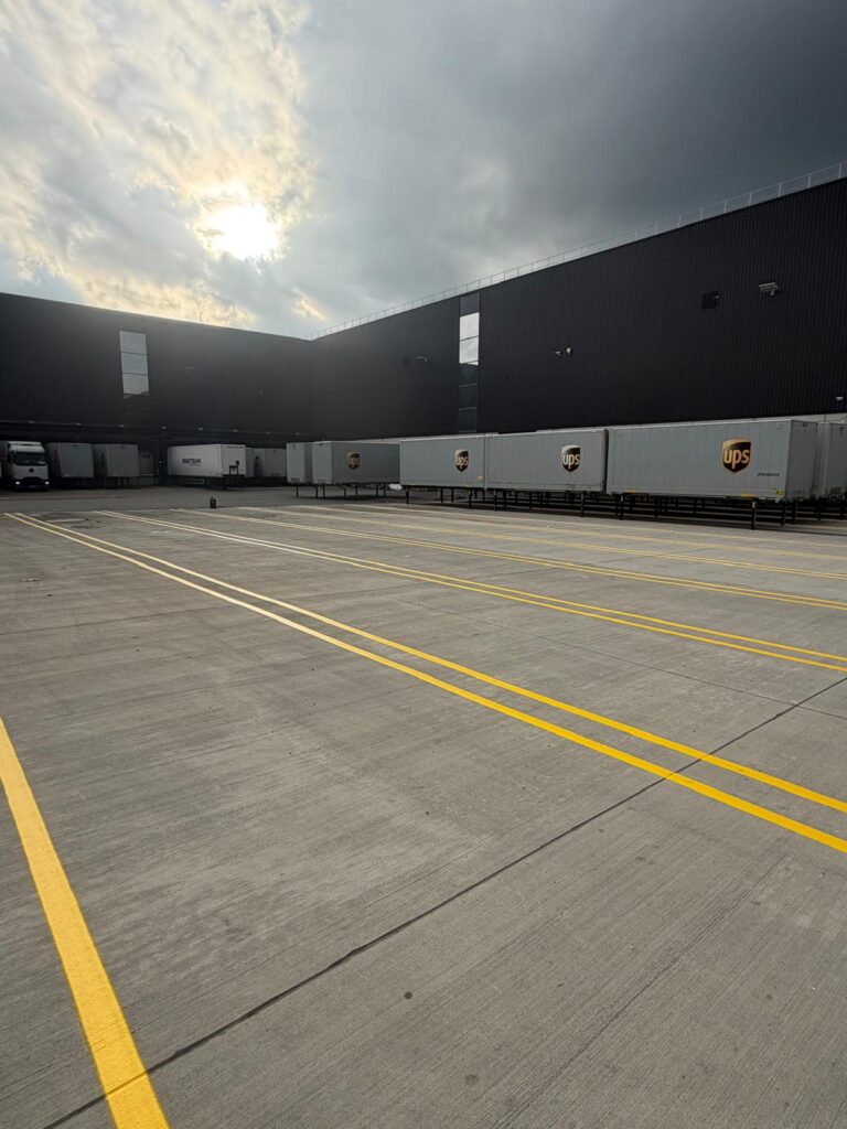 Professionelle Bodenmarkierung bei UPS in Herne