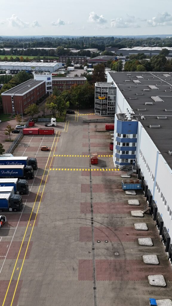 Professionelle Zebrastreifen- & Fußwegmarkierung bei DHL in Hamburg